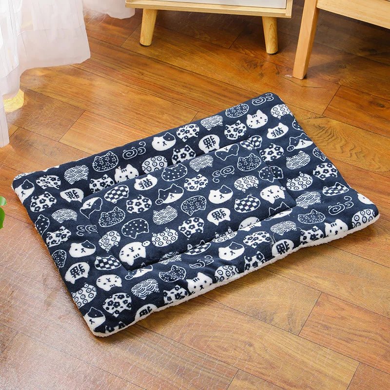 Pet Autumn Winter Warm Thick Sleeping Mat Pet Dog Sofa Mat Elastic Cat Soft Bed Mat navy cat head Sofa Beds 冬季 多尺寸 宠物 弹性 暖和 PetLiveliest